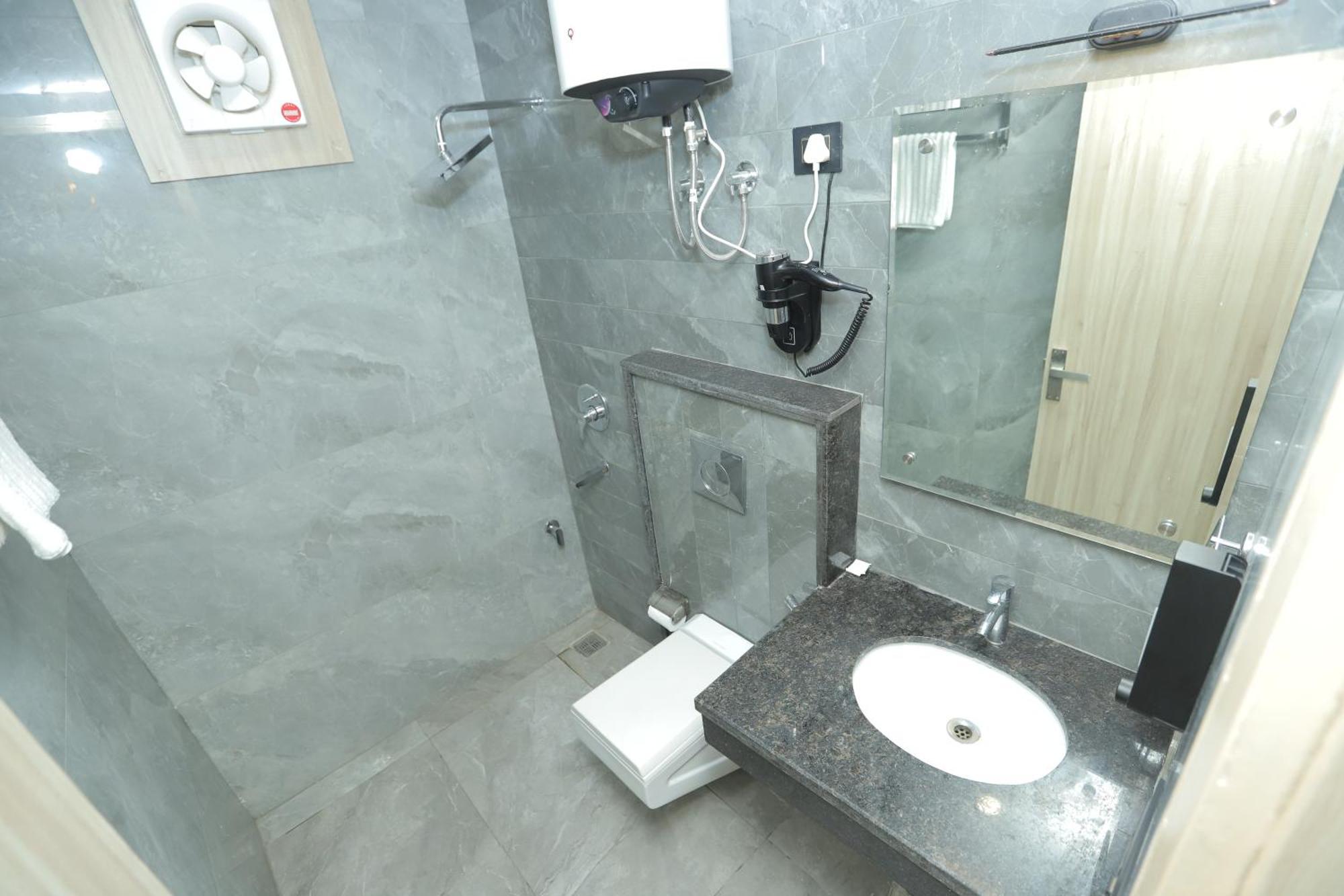 ניו דלהי Zed Hotel - Delhi International Airport מראה חיצוני תמונה